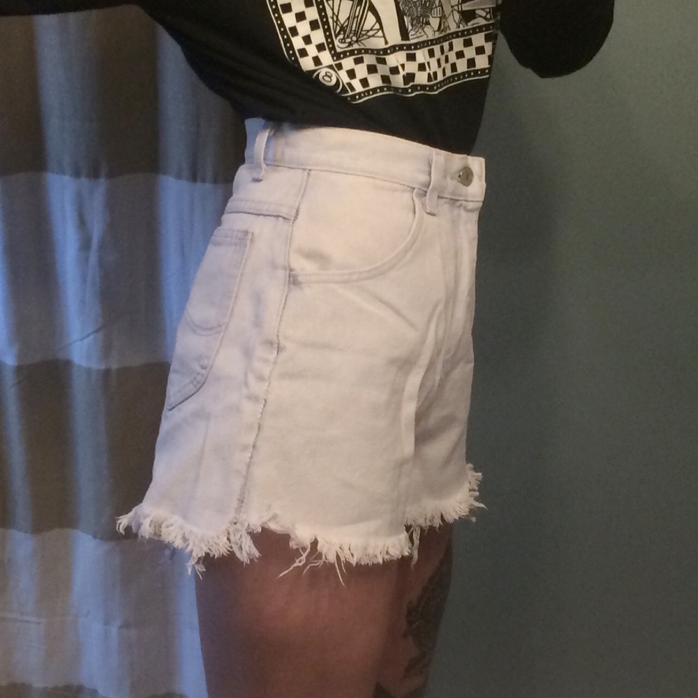 Ultra Light-Wash Shorts - Picture 2 of 4